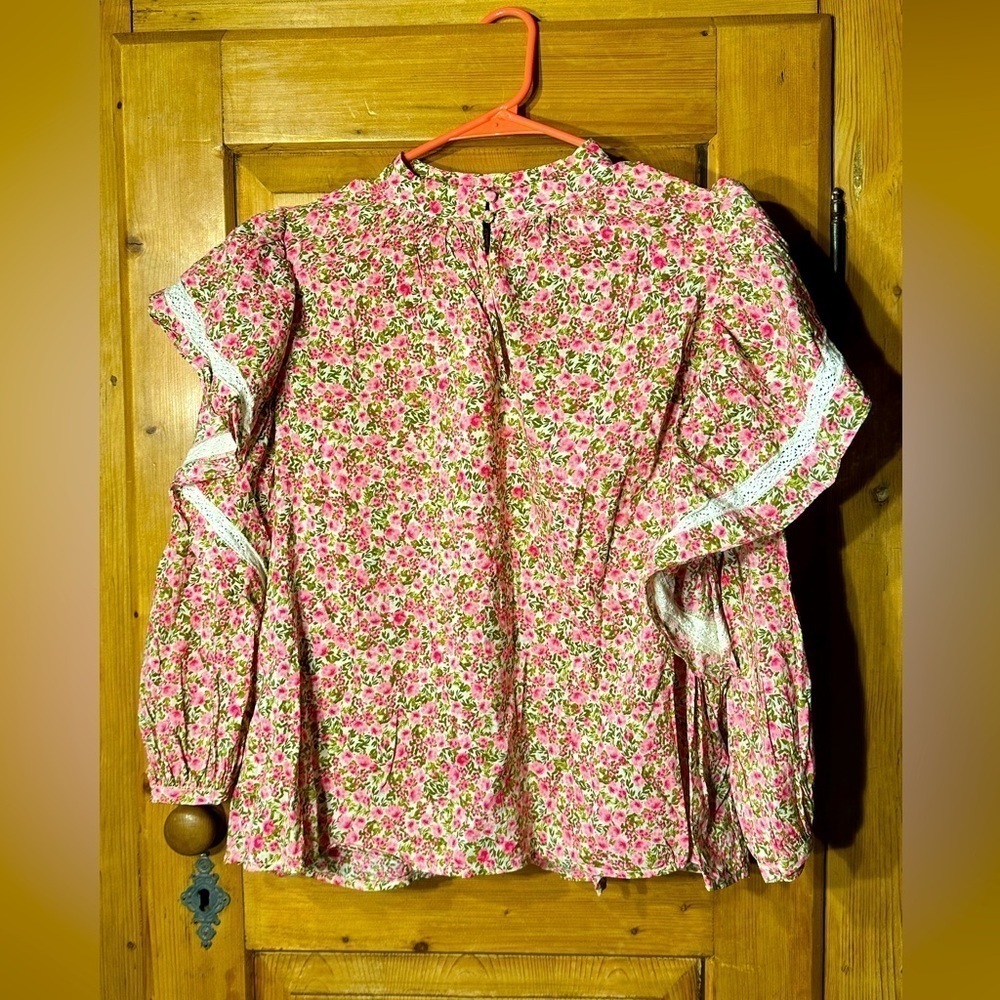 Who What Wear Floral Shirt Decorative Sleeves Size Medium Cottagecore Feminine
